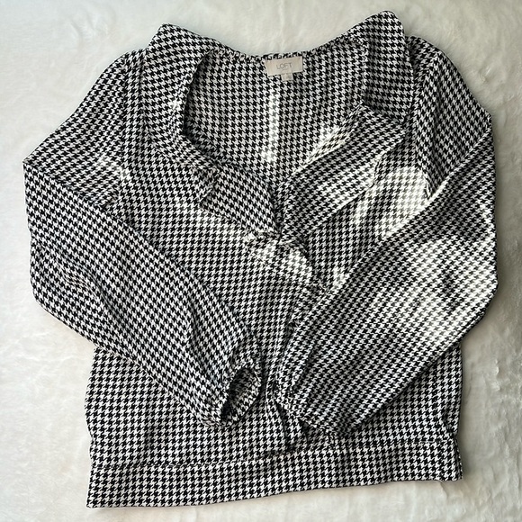 LOFT Tops - Loft Houndstooth Ruffle Blouse Size S